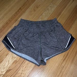 Lululemon Hotty Hot Low Rise 2.5”